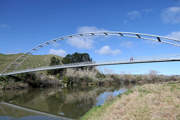 Upokongaro bridge across the Whanganui River (credit Lee Slater)