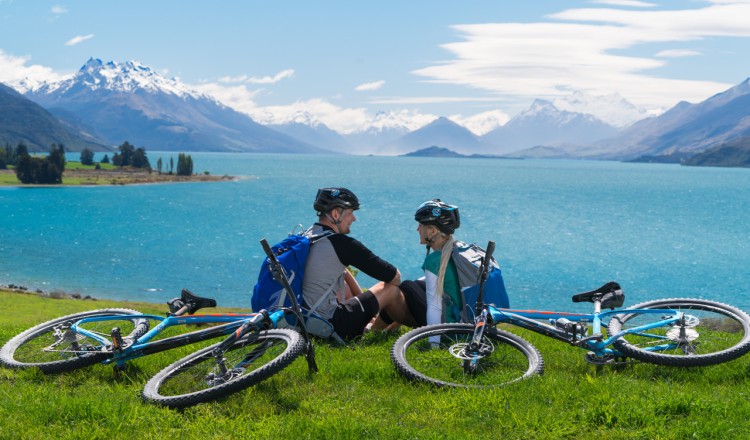 Around the Mountains Cycle Trail Lake Wakatipu credit Tourism New Zealand