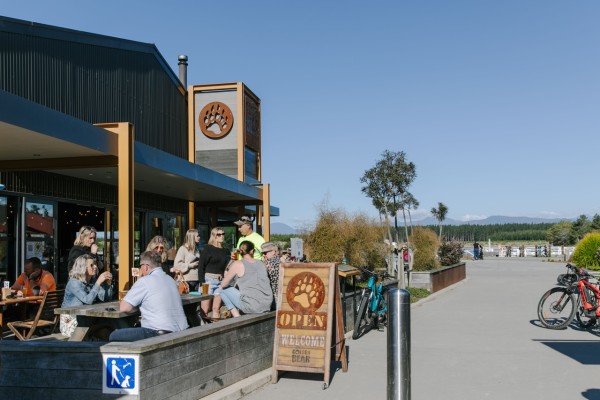 Golden Bear Brewing Company at Mapua (Neat Places).