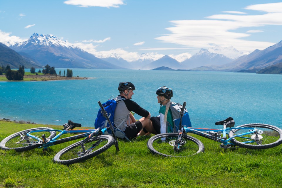 Around the Mountains Cycle Trail Lake Wakatipu credit Tourism New Zealand