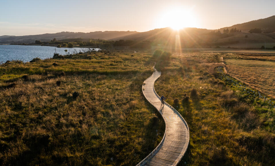 Lake Waihola   Clutha Gold Trail (Drone edited)   Summer 2023   Credit Will Nelson (22) (1)